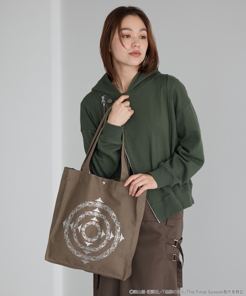 earth music&ecology（アースミュージックアンドエコロジー）の「進撃の巨人　３重の壁　トートバッグ（トートバッグ・レディース・ブラウン・FREE）」の12枚目の写真