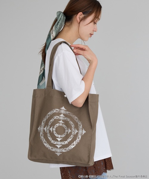 earth music&ecology（アースミュージックアンドエコロジー）の「進撃の巨人　３重の壁　トートバッグ（トートバッグ・レディース・ブラウン・FREE）」の17枚目の写真