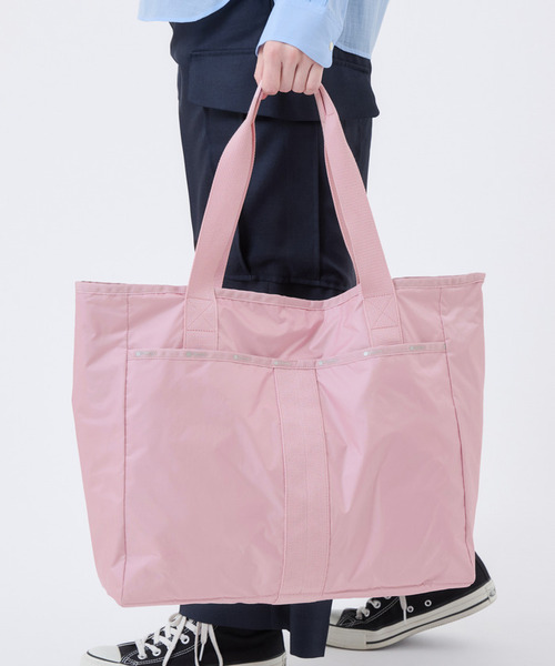 LeSportsac(レスポートサック)の「GYM TOTE BAG ソフトモーブC(トートバッグ・レディース・ピンク・FREE)」の2枚目の写真