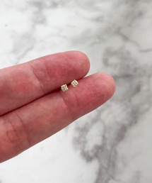 YU-KA:スクエアデザインミニピアス Square design mini earrings