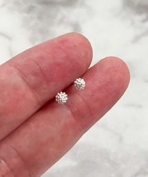 YU-KA:ミニマルスタッドピアス Minimalist stud earrings