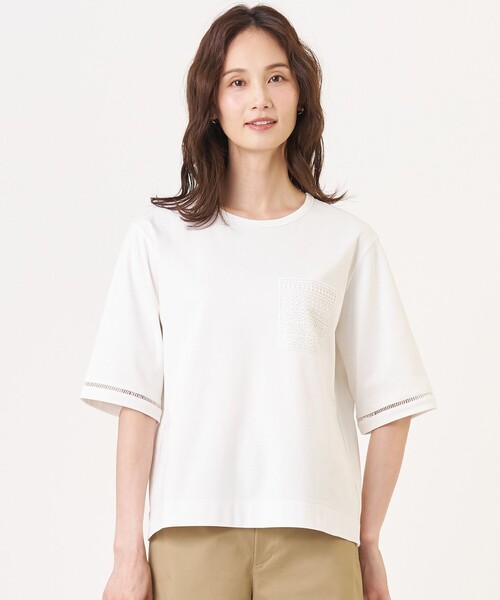 J.PRESS(ジェイプレス)の「【一枚で着映え】レーシーコンビ ポケットデザイン カットソー(Tシャツ/カットソー・レディース・ベージュ系/ホワイト系/スカイブルー系/ネイビー系・T13/T15)」の1枚目の写真