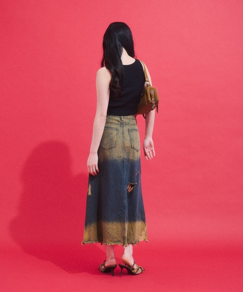 GAB GAB(ガブガブ)の「Grunge Wash Denim Skirt/グランジウォッシュデニムスカート(スカート・レディース・ブルー・SMALL/LARGE/MEDIUM)」の4枚目の写真