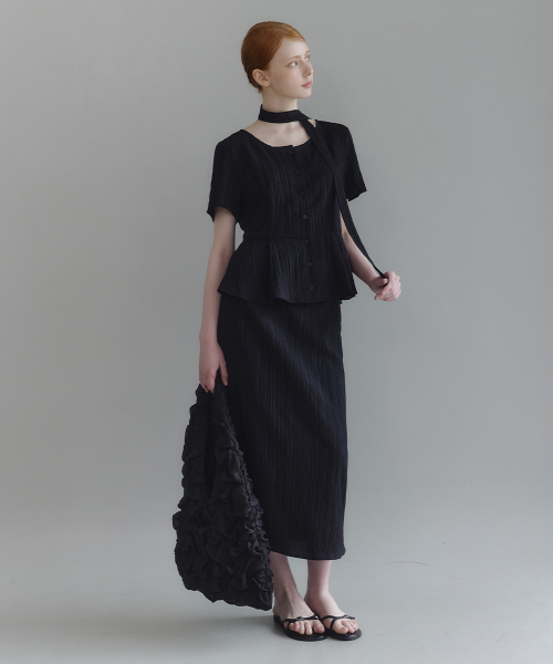 MICANE（ミケーネ）の「メモリアリングルペプラムブラウス - スカートセットアップ（シャツ/ブラウス・レディース・ブラック・SMALL/MEDIUM/LARGE/X-LARGE）」の4枚目の写真