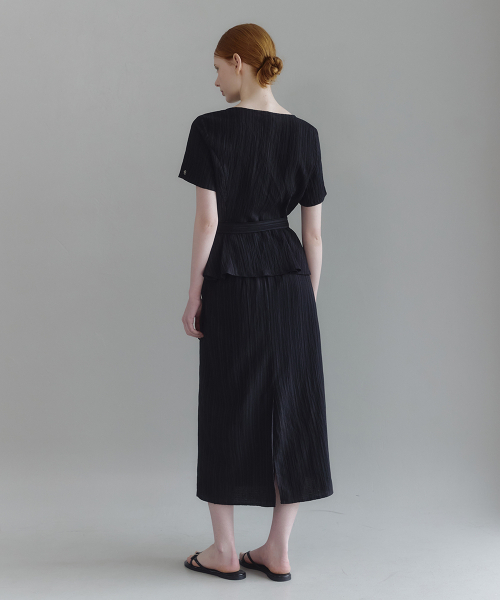 MICANE（ミケーネ）の「メモリアリングルペプラムブラウス - スカートセットアップ（シャツ/ブラウス・レディース・ブラック・SMALL/MEDIUM/LARGE/X-LARGE）」の5枚目の写真