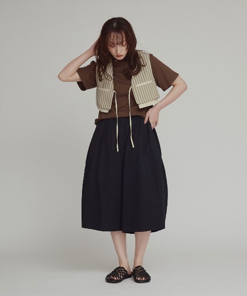 W:Huku(フーク)の「【W:Huku / ブロードストライプ】ショート ベスト / Broad Stripe Short Vest(ベスト・レディース・ベージュ/ブラック・FREE)」の4枚目の写真