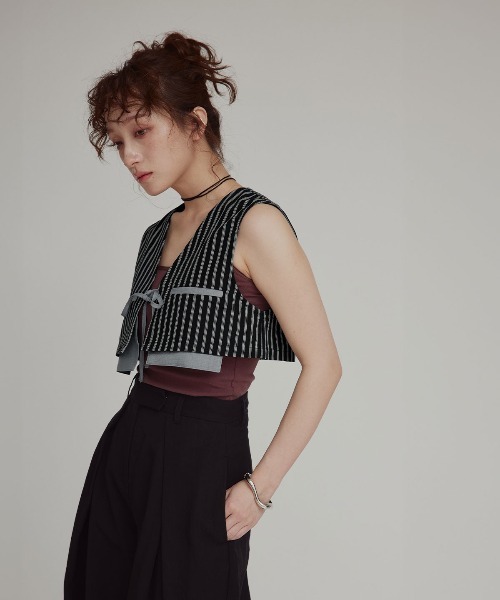 W:Huku(フーク)の「【W:Huku / ブロードストライプ】ショート ベスト / Broad Stripe Short Vest(ベスト・レディース・ベージュ/ブラック・FREE)」の8枚目の写真
