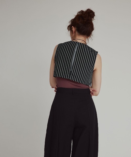 W:Huku(フーク)の「【W:Huku / ブロードストライプ】ショート ベスト / Broad Stripe Short Vest(ベスト・レディース・ベージュ/ブラック・FREE)」の9枚目の写真