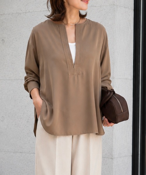 Emma Taylor(エマテイラー)の「【オンにもオフにも】ジョーゼットフロント2wayステッチワークプルオーバー(Tシャツ/カットソー・レディース・ネイビー/ブラック/ホワイト/ベージュ・FREE)」の1枚目の写真