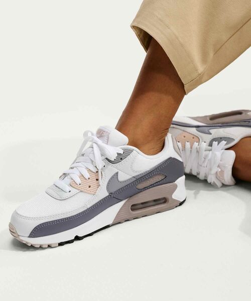 NIKE(ナイキ)の「ナイキ エア マックス 90 ウィメンズシューズ / Nike Air Max 90 Women's Shoes IM4613-201 Cream II(スニーカー・レディース・ブラウン系その他2・23/24.5/24/23.5/26/25.5/25/22.5/22)」の6枚目の写真