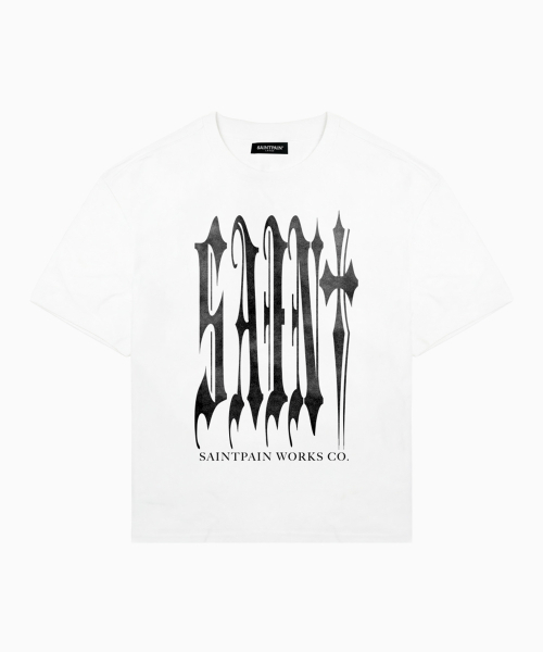 SAINTPAIN(セイントペイン)の「SPゴシックビッグロゴヘビーウェイトクロップ半袖Tシャツホワイト(Tシャツ/カットソー・レディース・その他・MEDIUM/LARGE)」の1枚目の写真