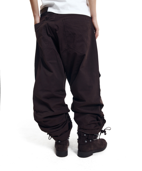 AAKAM(アーカム)の「Shirring Utility Cargo Pants (Brown)(その他パンツ・レディース・その他・1/2)」の3枚目の写真