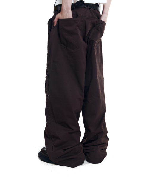 AAKAM(アーカム)の「Shirring Utility Cargo Pants (Brown)(その他パンツ・レディース・その他・1/2)」の10枚目の写真