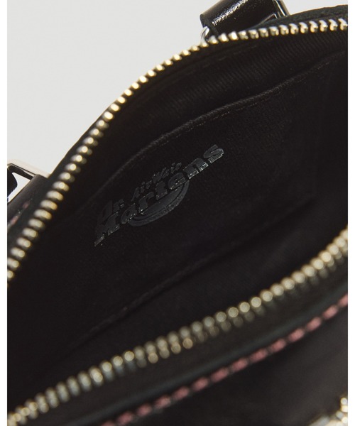 Dr. Martens(ドクターマーチン)の「Dr. Martens/ドクターマーチン ミニトップハンドルバッグ 43592001(ショルダーバッグ・メンズ・ブラック・FREE)」の6枚目の写真
