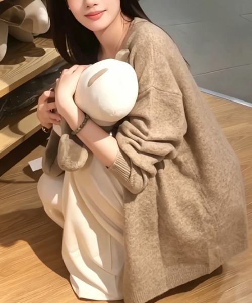 LUCPY(ラクピー)の「ロングニットカーディガン(パーカー・レディース・ベージュ・FREE)」の4枚目の写真