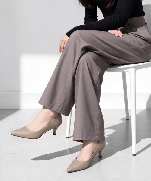 MAMIAN(マミアン)の「iCoN COLORS / ポインテッドトゥ パンプス (5.0cmヒール)(パンプス・レディース・ブラック/グレイッシュベージュ・22.5cm/23.0cm/23.5cm/24.0cm/24.5cm/25.0cm)」の1枚目の写真