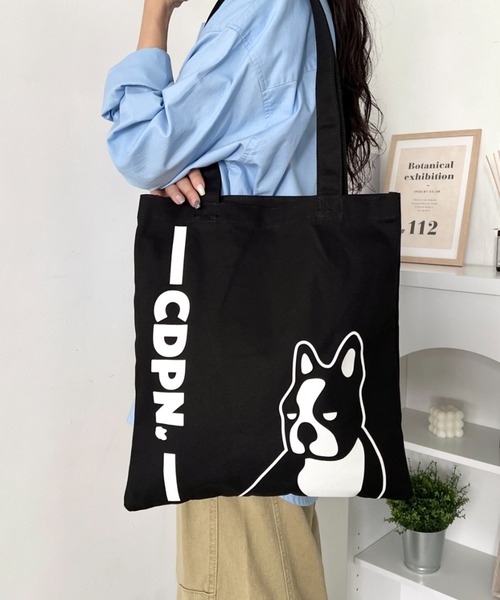 claudio pandiani(クラウディオパンディアーニ)の「【claudio pandiani】パンディアーニ君プリント 縦型トートバッグ / キャンバストート(トートバッグ・レディース・オフホワイト/ブラック・FREE)」の4枚目の写真
