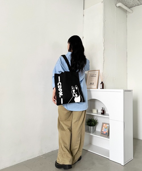 claudio pandiani(クラウディオパンディアーニ)の「【claudio pandiani】パンディアーニ君プリント 縦型トートバッグ / キャンバストート(トートバッグ・レディース・オフホワイト/ブラック・FREE)」の8枚目の写真