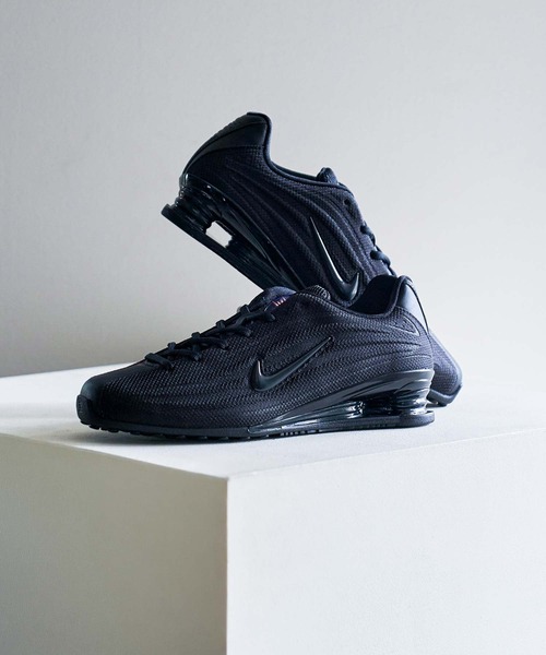 NIKE(ナイキ)の「NIKE/SHOX Z(スニーカー・レディース・ブラック・25cm/24cm/23cm)」の1枚目の写真