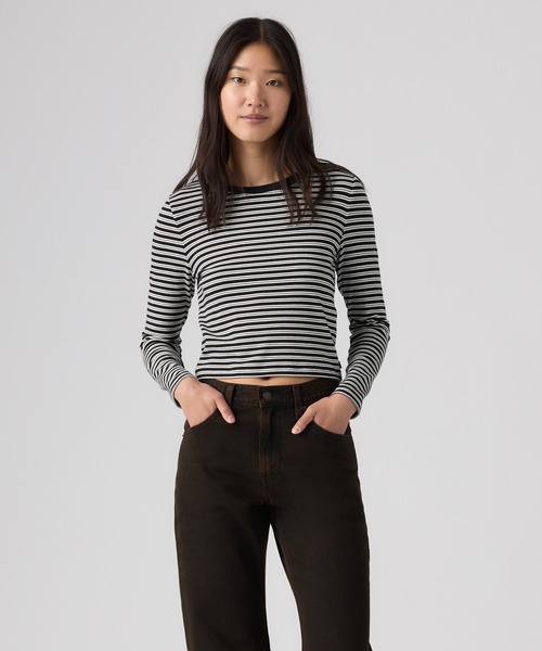 Levi's(リーバイス)の「Levi's/リーバイス ROSE(ロゼ)着用 エッセンシャル ベビー ロングスリーブTシャツ(Tシャツ/カットソー・レディース・ブラック・M/S/XS)」の10枚目の写真
