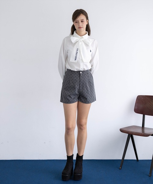 U.S. POLO ASSN.(ユーエスポロアッスン)の「【U.S. POLO ASSN.】clear 別注 刺繍入りリボンタイ付きシャツブラウス(シャツ/ブラウス・レディース・オフホワイト/ベージュ/サックスブルー・F)」の22枚目の写真