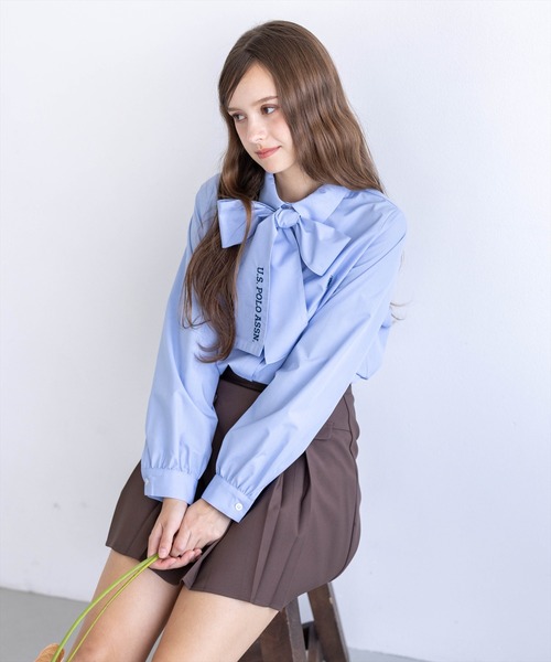 U.S. POLO ASSN.(ユーエスポロアッスン)の「【U.S. POLO ASSN.】clear 別注 刺繍入りリボンタイ付きシャツブラウス(シャツ/ブラウス・レディース・オフホワイト/ベージュ/サックスブルー・F)」の12枚目の写真