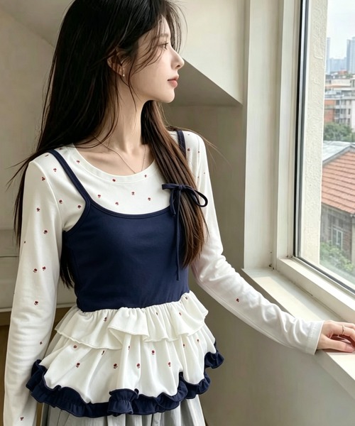 AVYL(アヴィル)の「裾ティアードフリルキャミソールレイヤードトップス(Tシャツ/カットソー・レディース・グレー/ネイビー/レッド・M)」の7枚目の写真