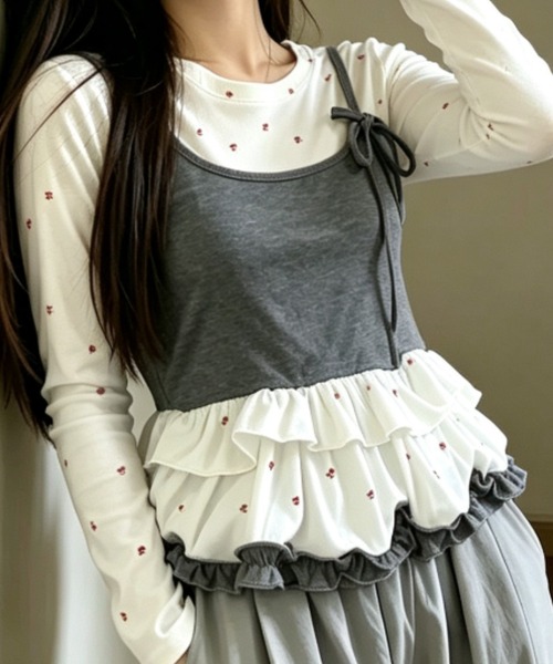 AVYL(アヴィル)の「裾ティアードフリルキャミソールレイヤードトップス(Tシャツ/カットソー・レディース・グレー/ネイビー/レッド・M)」の10枚目の写真