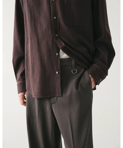 SimplyComplicated(シンプリーコンプリケイテッド)の「EVERYDAY VIRGIN WOOL TROUSERS(スラックス・メンズ・チャコールグレー/ライトブラウン・1/2)」の6枚目の写真