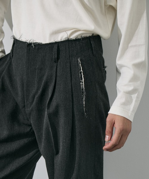 ISSUETHINGS(イシューシングス)の「【ISSUETHINGS/イシューシングス】TYPE118 (WOOL HERRINGBONE)(スラックス・メンズ・ダークグレー・3/2)」の5枚目の写真
