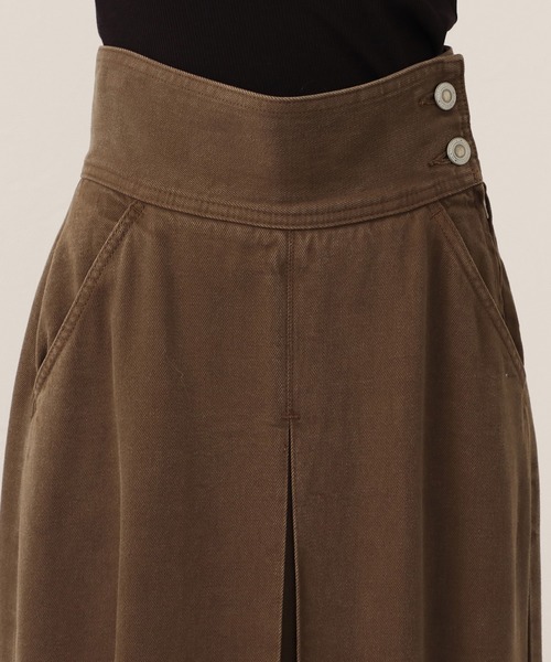 SOMETHING（サムシング）の「【GISELe10月号掲載】atelier SOMETHING drape FRONT PLEATS SKIRT/ドレープフロントプリーツデニムスカート（スカート・レディース・ブラウン/ブルー・MEDIUM/X-SMALL/SMALL）」の9枚目の写真
