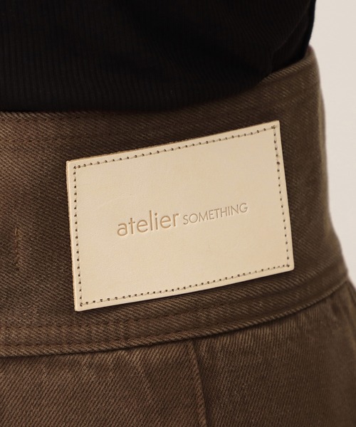SOMETHING（サムシング）の「【GISELe10月号掲載】atelier SOMETHING drape FRONT PLEATS SKIRT/ドレープフロントプリーツデニムスカート（スカート・レディース・ブラウン/ブルー・MEDIUM/X-SMALL/SMALL）」の12枚目の写真