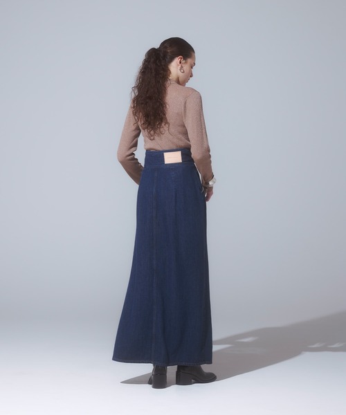 SOMETHING（サムシング）の「【GISELe10月号掲載】atelier SOMETHING drape FRONT PLEATS SKIRT/ドレープフロントプリーツデニムスカート（スカート・レディース・ブラウン/ブルー・MEDIUM/X-SMALL/SMALL）」の14枚目の写真