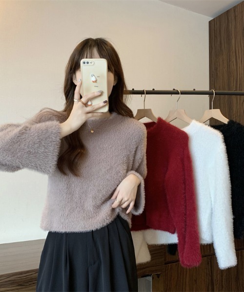 AMAJI(アマジ)の「ショート丈 フェイクフェレット ニットトップス(ニット/セーター・レディース・ブラック/レッド/グレー/ホワイト・FREE)」の5枚目の写真