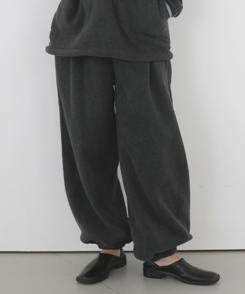 hellam(へラム)の「フリースパイピングイージーパンツ(スウェットパンツ・レディース・ブラック/アイボリー/チャコール/ブラウン・FREE)」の22枚目の写真