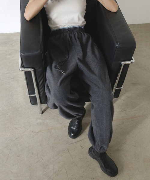hellam(へラム)の「フリースパイピングイージーパンツ(スウェットパンツ・レディース・ブラック/アイボリー/チャコール/ブラウン・FREE)」の11枚目の写真