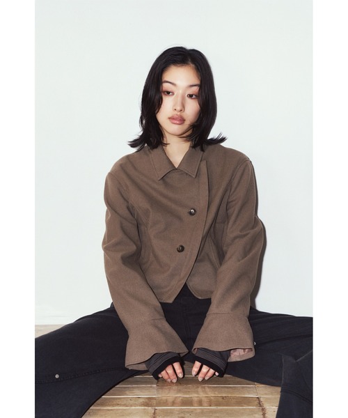 Knuth Marf(クヌースマーフ)の「2way cropped frill jacket(その他アウター・レディース・ベージュ/ブラック・FREE)」の16枚目の写真