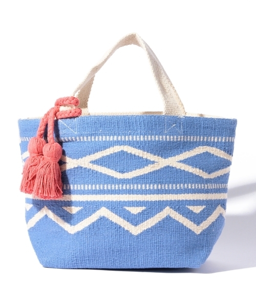 Ray BEAMS（レイビームス）の「Lilas Campbell / レクタングル タッセルトート（トートバッグ・レディース・ブラック/ブルー・ONE SIZE）」の4枚目の写真