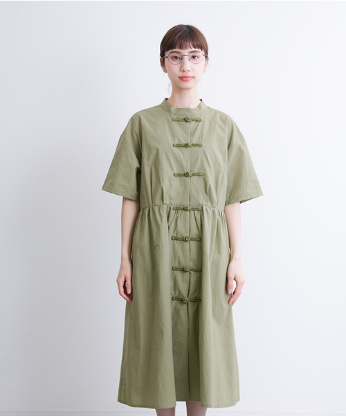 MERLOT（メルロー）の「チャイナボタン半袖シャツワンピース2916（シャツワンピース・レディース・ホワイト/ブラック/カーキ・FREE）」の4枚目の写真