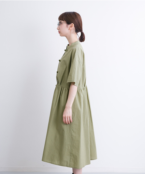 MERLOT（メルロー）の「チャイナボタン半袖シャツワンピース2916（シャツワンピース・レディース・ホワイト/ブラック/カーキ・FREE）」の5枚目の写真