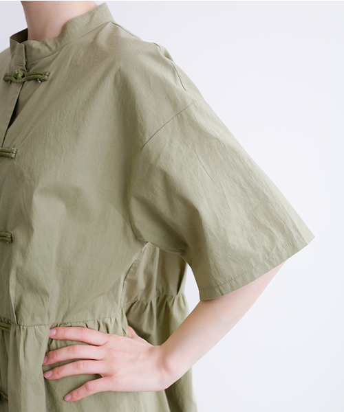 MERLOT（メルロー）の「チャイナボタン半袖シャツワンピース2916（シャツワンピース・レディース・ホワイト/ブラック/カーキ・FREE）」の8枚目の写真