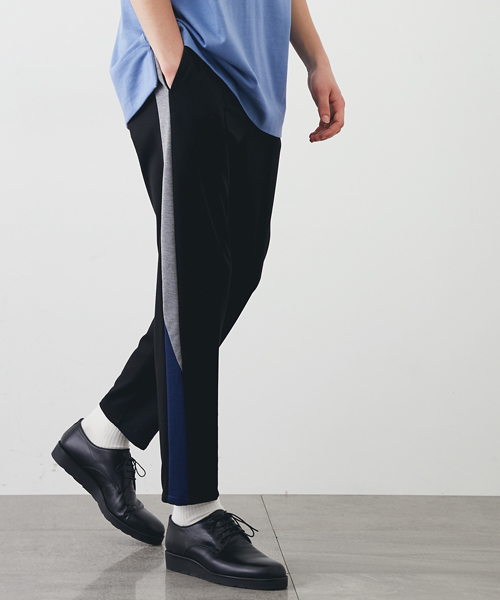 STUDIOUS HIGH(ストゥディオスハイ)の「ポンチトラックパンツ(その他パンツ・メンズ・ネイビー/ブラック・2/1)」の2枚目の写真
