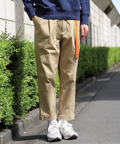 coen(コーエン)の「ツイル1タックテーパードアンクルパンツ(チノパンツ・メンズ・ベージュ/オリーブ/ネイビー・X-LARGE/SMALL/LARGE/MEDIUM)」の2枚目の写真