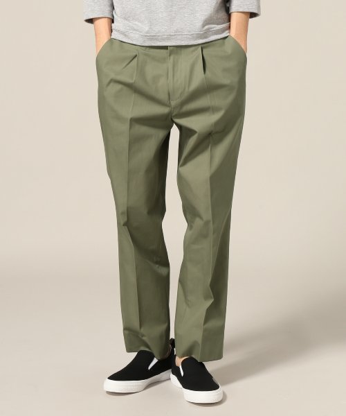 EDIFICE LA BOUCLE（エディフィスラブークル）の「◇LABOUCLE CPT30スペリュール1タックストレ-ト（チノパンツ・メンズ・ベージュ/サファリグリーン/ネイビー・44/46/48）」の2枚目の写真
