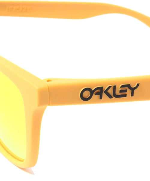 BEAMS（ビームス）の「OAKLEY / FROGSKINS SUMMIT SERIES（サングラス・メンズ・オレンジ/ゴールド/ネイビー・ONE SIZE）」の7枚目の写真