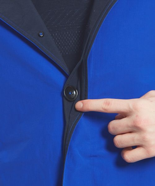 ABAHOUSE（アバハウス）の「ナイロンタフタフードコート（ブルゾン・メンズ・ブラック/ベージュ/ブルー・44/46/48）」の4枚目の写真