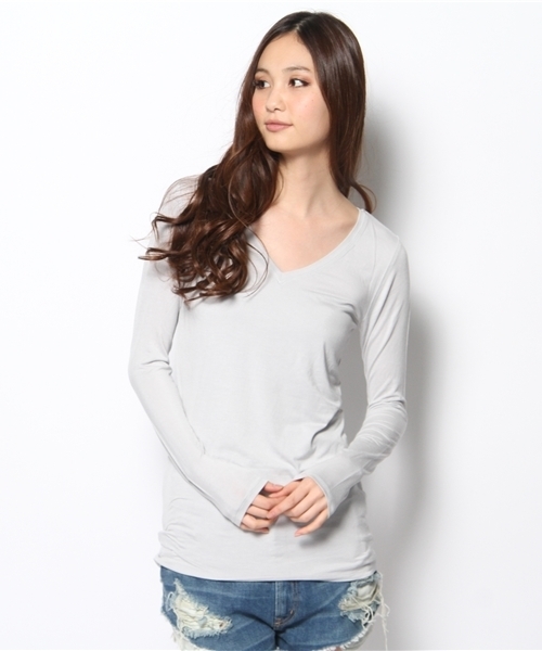 AZUL by moussy（アズールバイマウジー）の「40/-Rベア天竺V/N長袖PO（Tシャツ/カットソー・レディース・イエロー/ブラック/ライトグレー/オフホワイト・SMALL/MEDIUM/LARGE）」の3枚目の写真