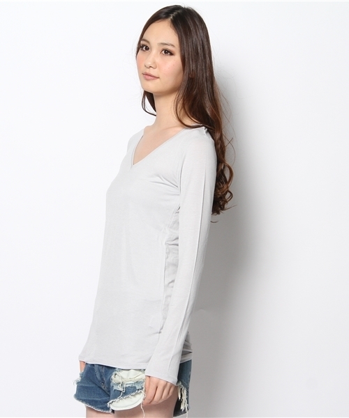 AZUL by moussy（アズールバイマウジー）の「40/-Rベア天竺V/N長袖PO（Tシャツ/カットソー・レディース・イエロー/ブラック/ライトグレー/オフホワイト・SMALL/MEDIUM/LARGE）」の6枚目の写真