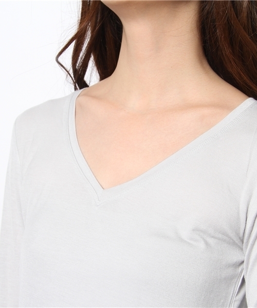 AZUL by moussy（アズールバイマウジー）の「40/-Rベア天竺V/N長袖PO（Tシャツ/カットソー・レディース・イエロー/ブラック/ライトグレー/オフホワイト・SMALL/MEDIUM/LARGE）」の8枚目の写真