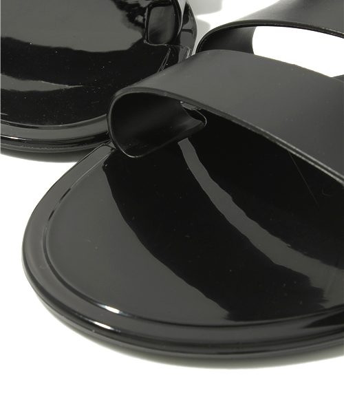 TOPSHOP(トップショップ)の「HELLO BLACK STRAPPY JELLIES(サンダル・レディース・ブラック・38/37/39/40)」の7枚目の写真